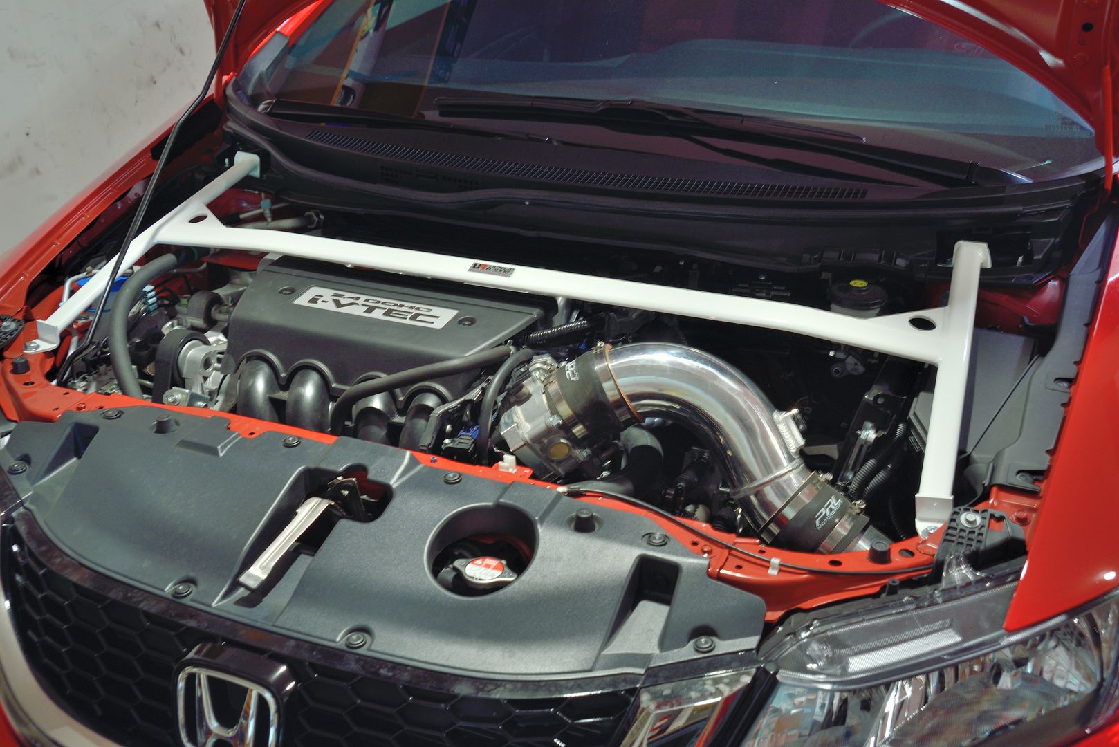 Ultra Racing Front Strut Bar 2014 Civic Si 9th Generation